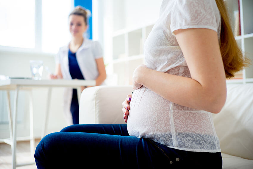 Kiedy odbyć pierwszą wizytę u lekarza będąc w ciąży?